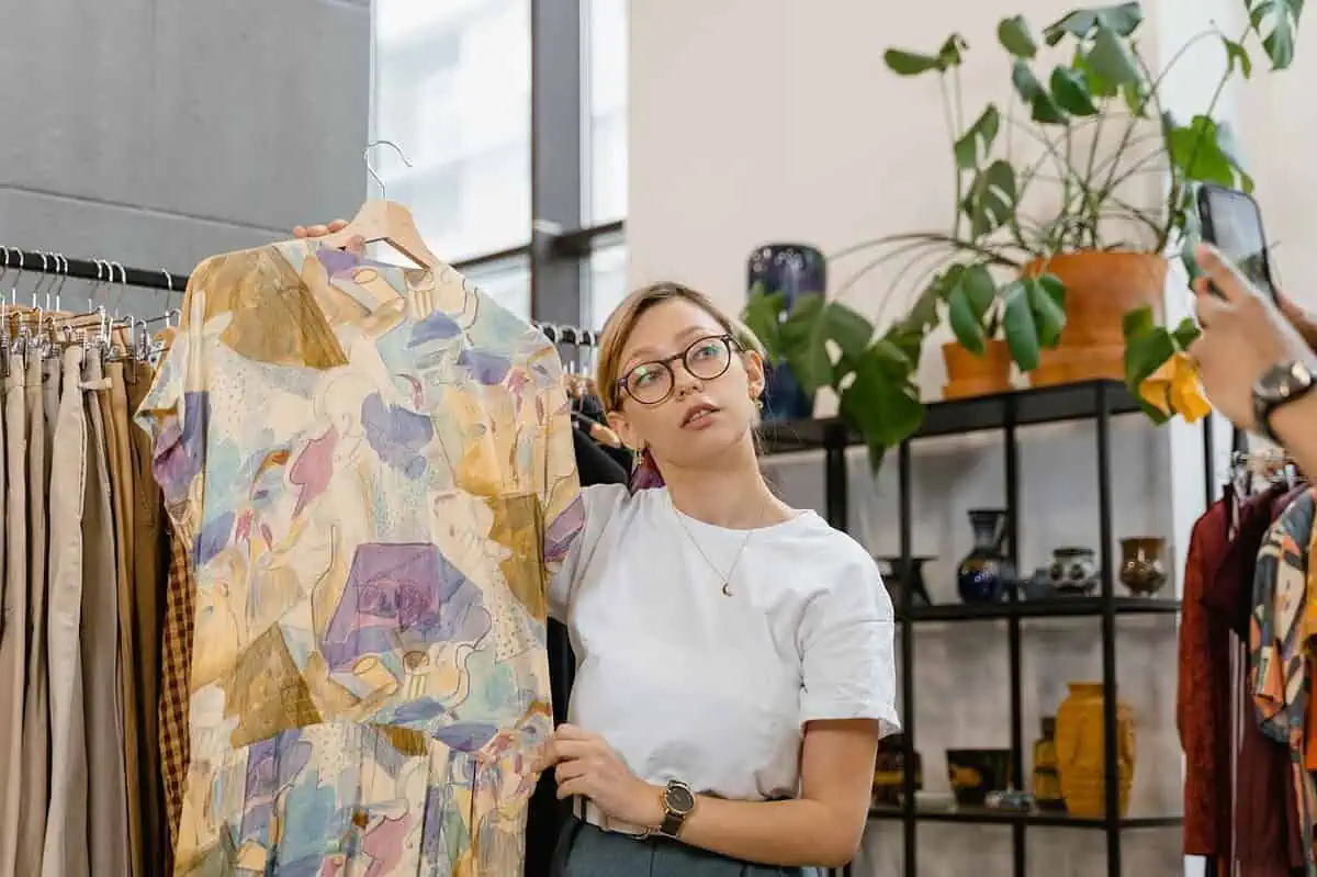 Sukienka plus size – modna i komfortowa stylizacja dla każdej kobiety