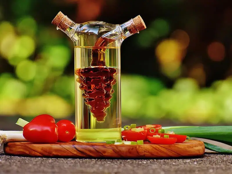 Ekologiczny ocet balsamiczny – jak wykorzystać włoską klasykę w zdrowej i nowoczesnej kuchni?